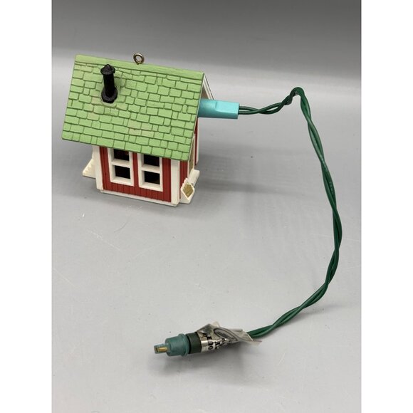 Vtg 1985 Hallmark Little Red Schoolhouse Ornament Lighted Christmas - Picture 1 of 7